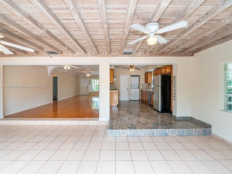 9441 Byron Ave — Photo 34