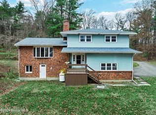 1 Loumar Ln, Troy, NY 12182