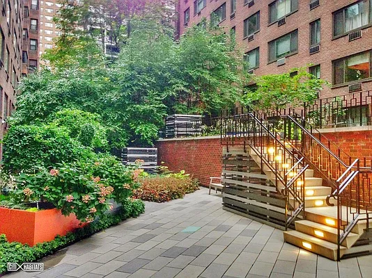 Rented by Corcoran | media 11