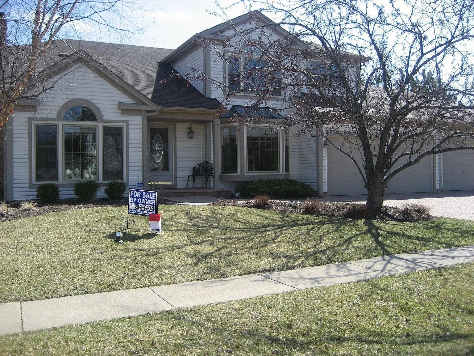 635 Vine Ln photo 1