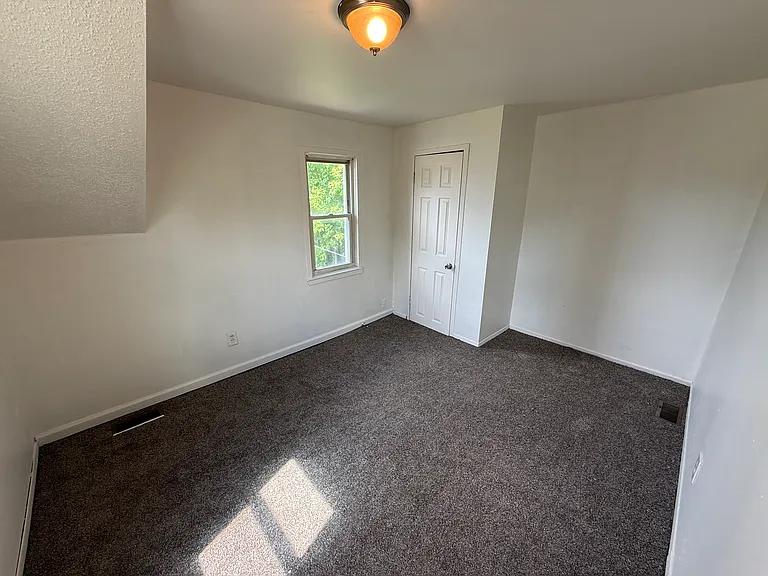 11353 Maxwell Ave — Photo 5