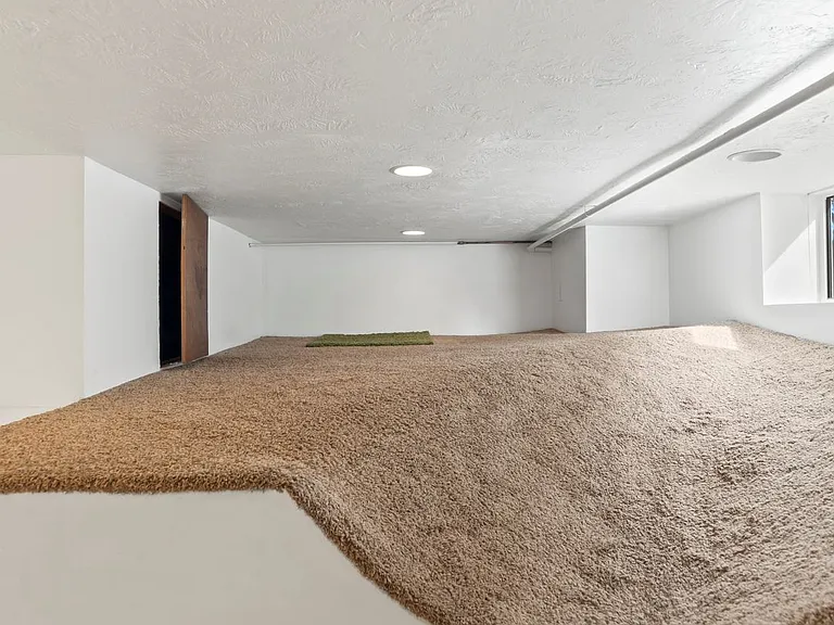 668 E Bryan Ave — Photo 16