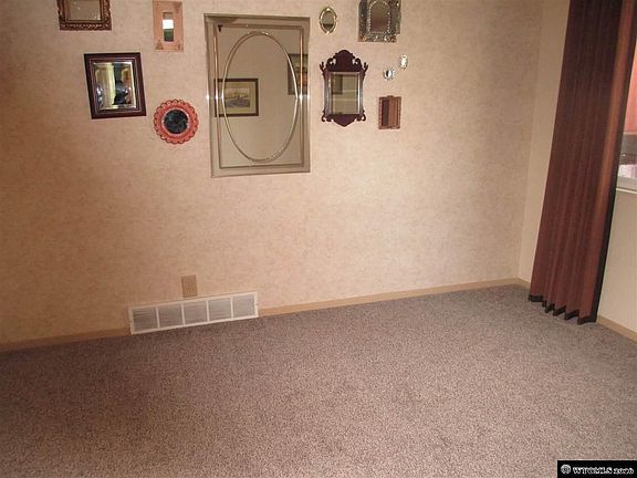 4th image of 244 Cherokee Dr