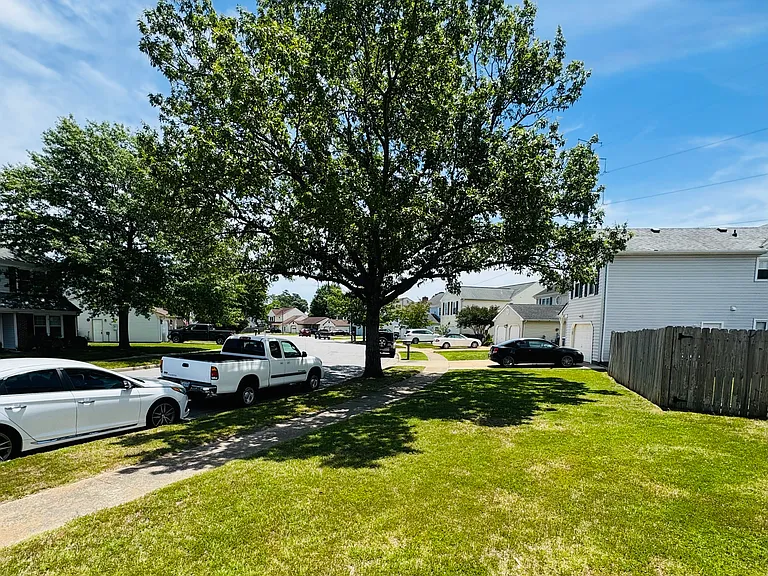 3901 Quartz Ln — Photo 4