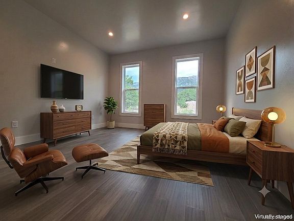 3rd image of 1911 Lone Pine Way