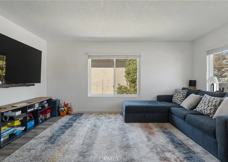 5518 Dobbs St #10