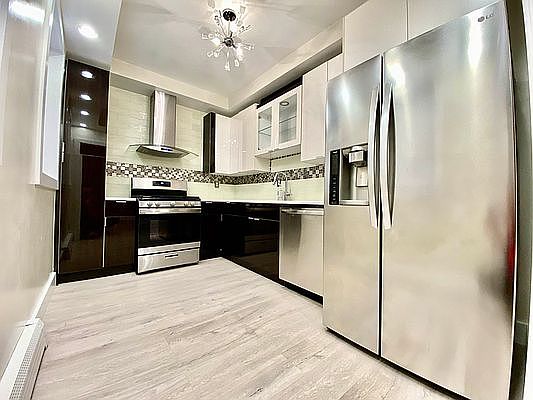5th image of 1208 Pacific St APT 1E