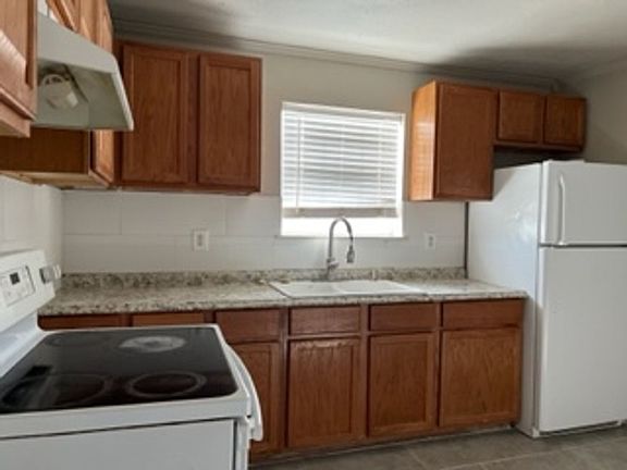 4th image of 607 N Lauderdale Ave