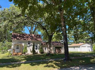 207 Clark St, Charles City, IA 50616