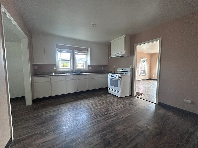 301 Maple St #301 — Photo 5