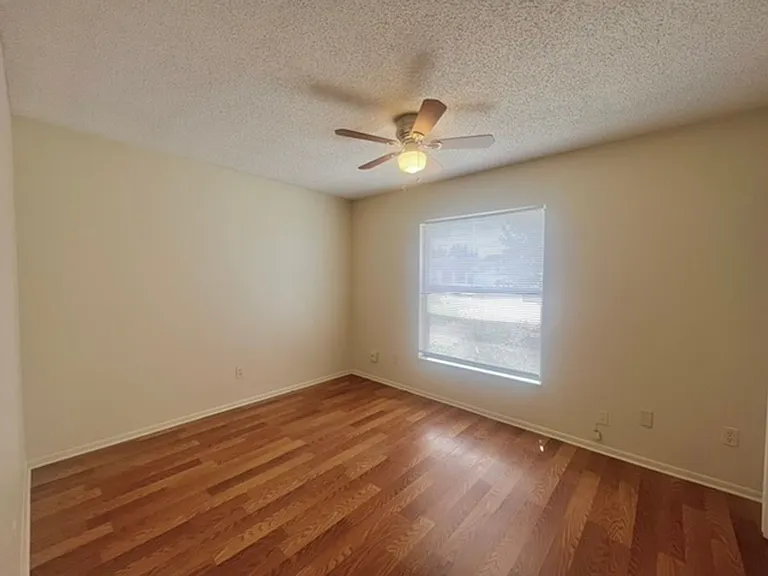 2224 Fairmont Cir — Photo 21