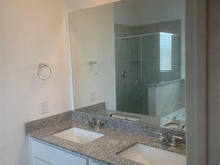 8111 Royal Palm Ct — Photo 15