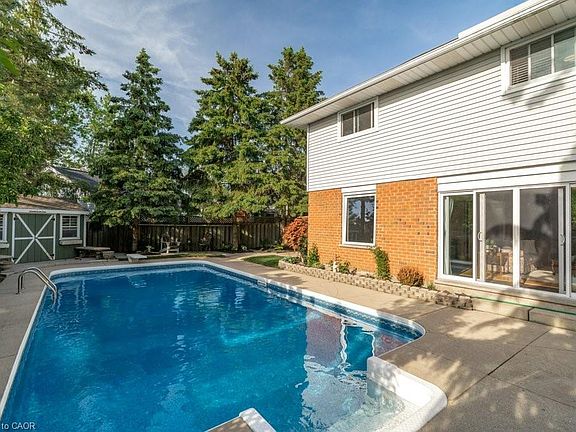 2nd image of 44 Windermere Ct