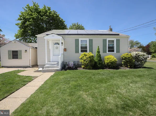 43 Churchill Rd, Cherry Hill, NJ 08034