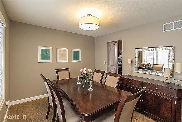 3 bed, 2035 sqft, $2,500 — Photo 4