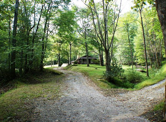 2nd image of 4747 Bills Ln