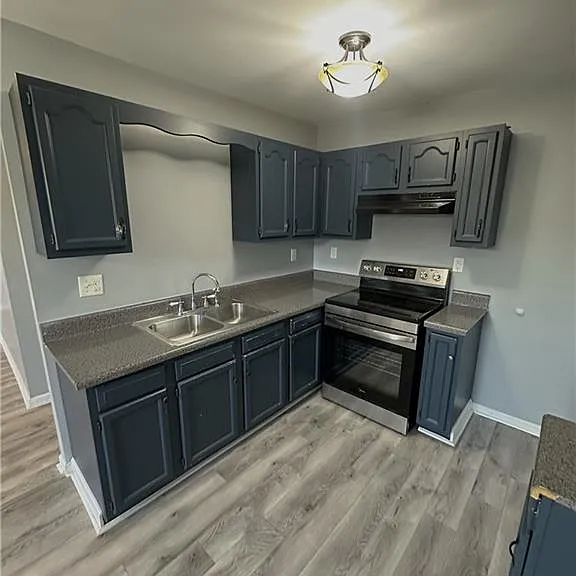 2127 Fairbrother St — Photo 18