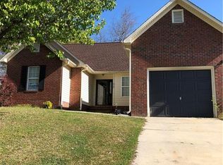 313 Nettletree Ln, Fayetteville, NC 28301