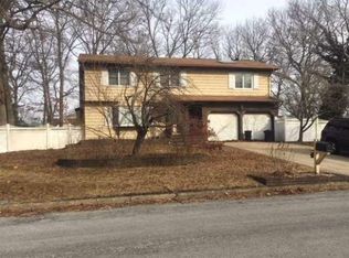 18 Marfo Ln, Centereach, NY 11720