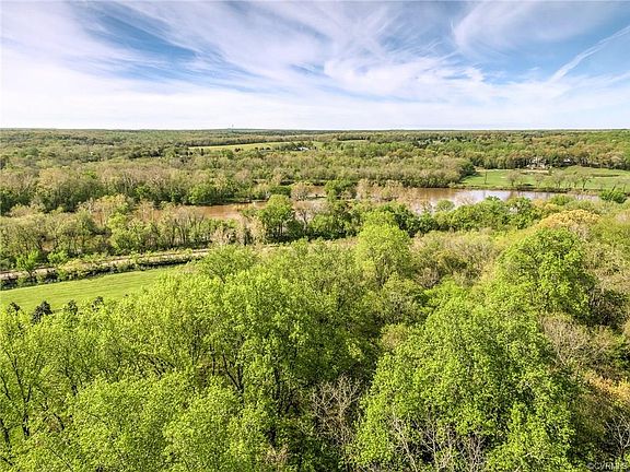 3rd image of 658 Pleasant Green Ln