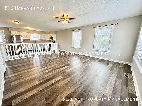 4th image of 816 Harvard Dr APT B