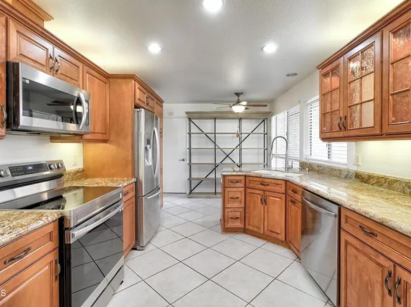 25313 Village 25, Camarillo, CA 93012