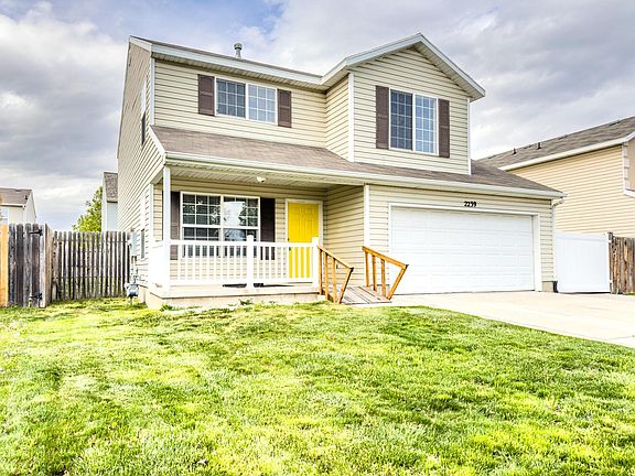 3rd image of 2239 E Lennox Ln
