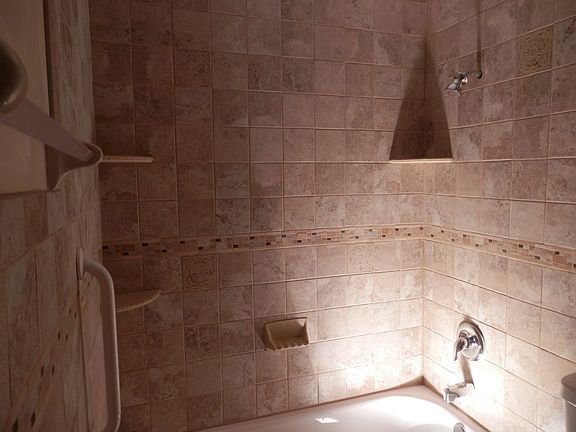 hall full bath