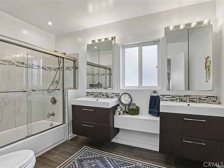 16729 Archwood St — Photo 20