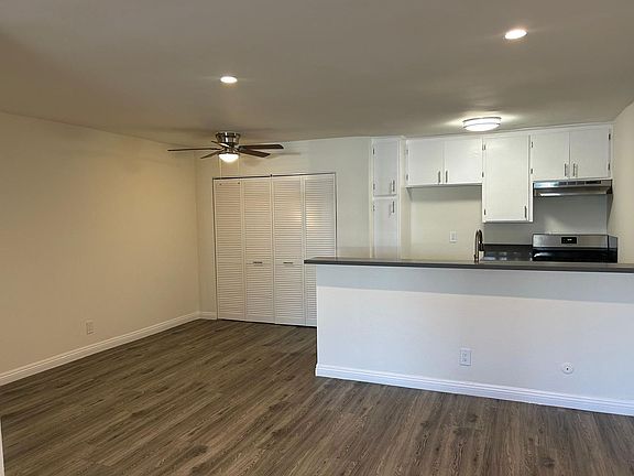 3rd image of 6738 Independence Ave APT B1