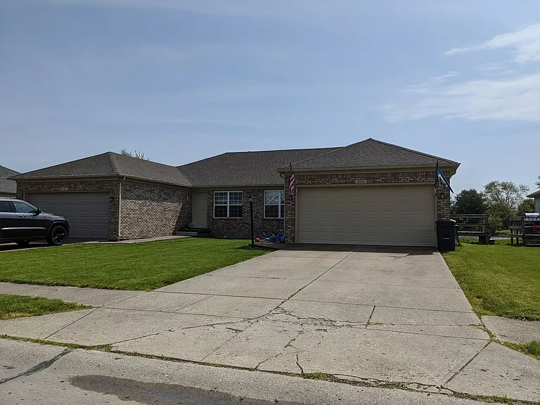 2133 Galaxy Dr — Photo 1
