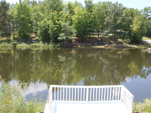 4719 E Shore Dr, Alger, MI 48610