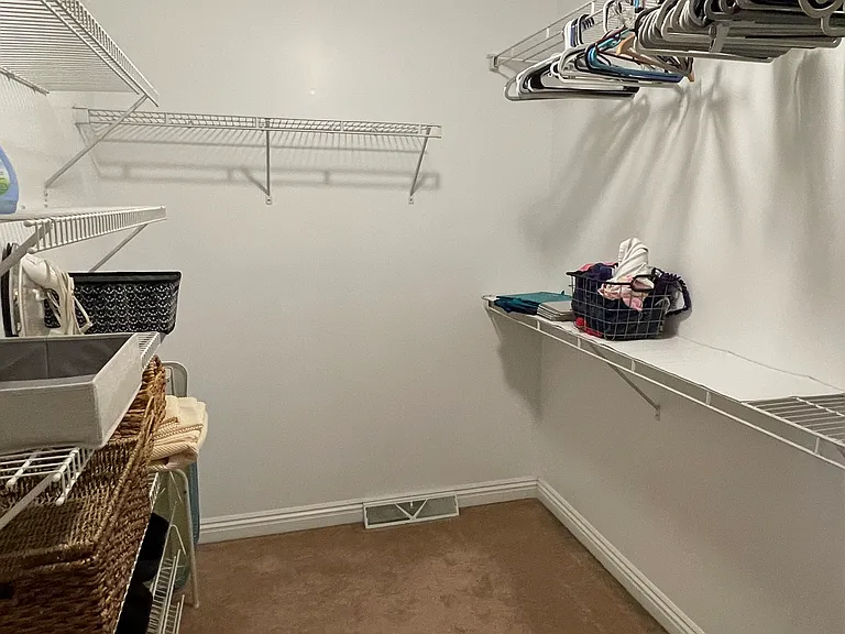574 E Vanderbilt Dr — Photo 28
