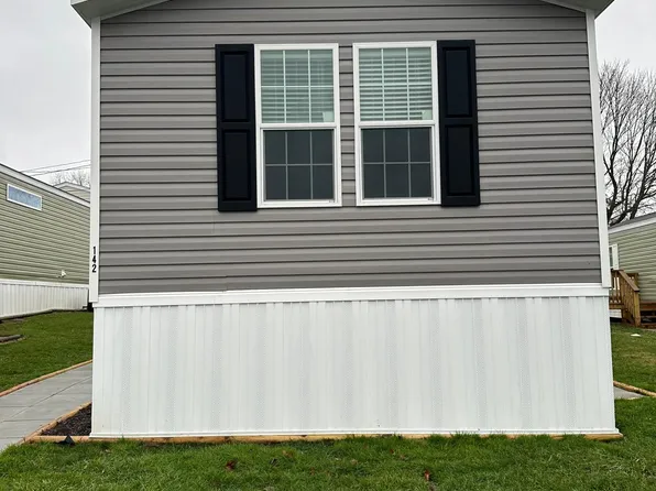 142 Mountaineer Vlg, Morgantown, WV 26508