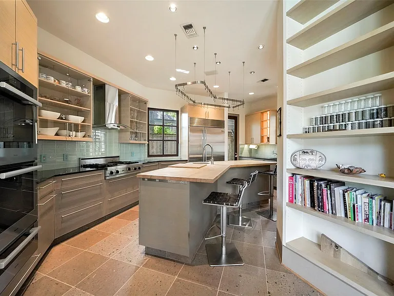 2225 Bolsover St — Photo 18