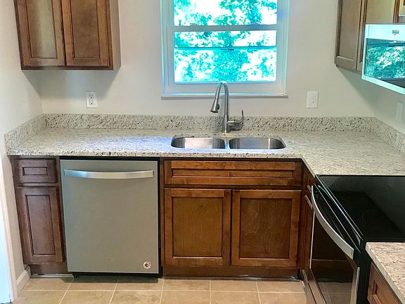 4th image of 6605 Ellesmere Dr