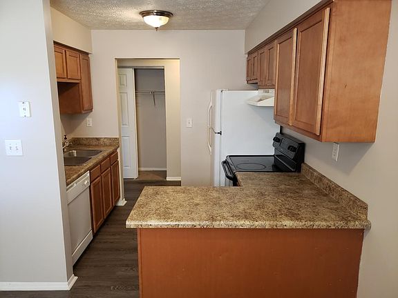 5th image of 704 Gordon Smith Blvd APT 12