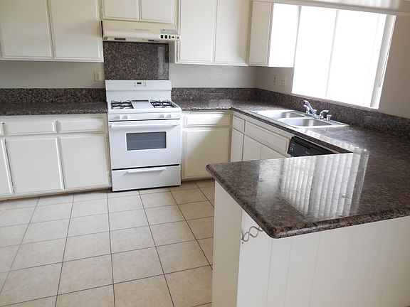 4th image of 729 E Grand Ave APT E