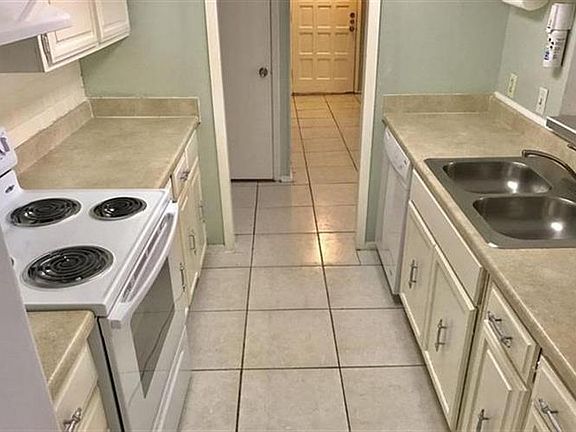 5th image of 8560 Park Ln #126
