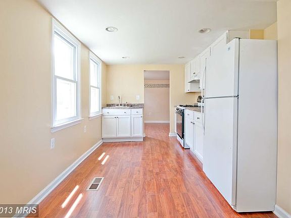 5th image of 240 Riverview Ave
