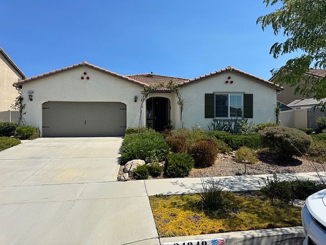 Front view of home