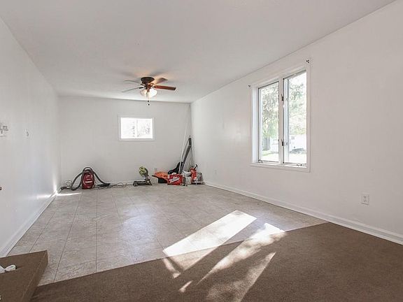 3rd image of 35770 Lake Shore Blvd