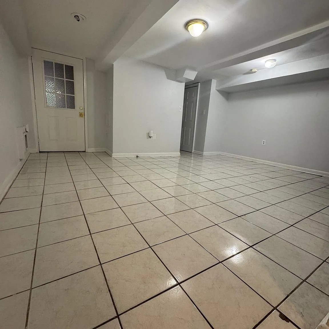 2 bed, 2559 sqft, $2,495 — Photo 2