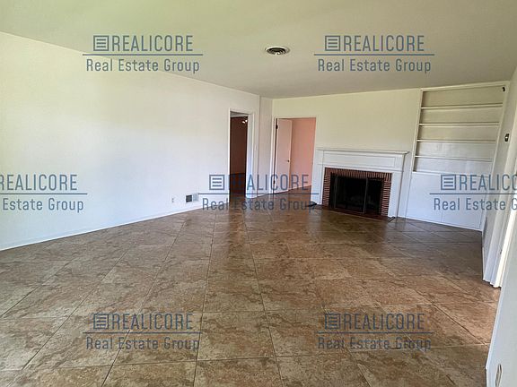 3rd image of 8143 Calmada Ave