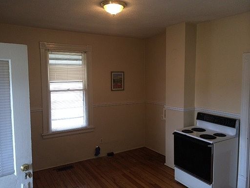 3rd image of 2702 Toledo Ave