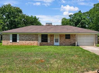 1103 Russell Dr, Whitehouse, TX 75791