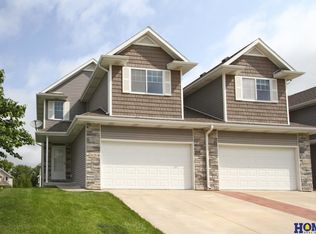 5628 Kayla Ct, Lincoln, NE 68516