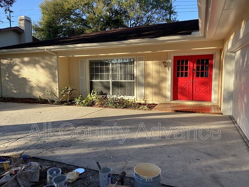 1st image of 2131 W Greenhollow Dr