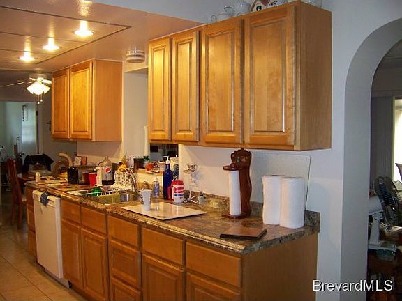 5th image of 2801 W Golfview Dr
