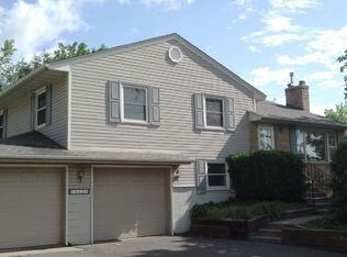 565 Highway 96 W, Shoreview, MN 55126